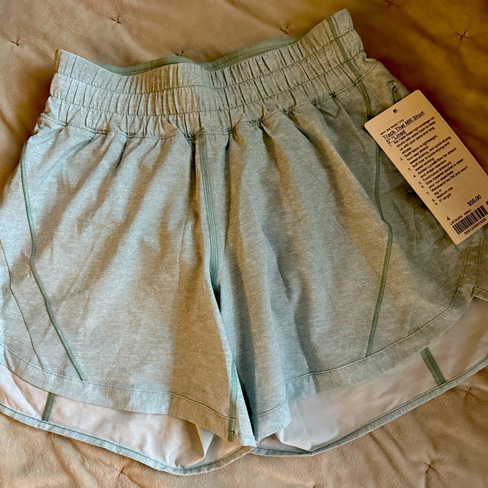 Lululemon Track That MR Shorts 5” Size 4 *NEW with Tags*